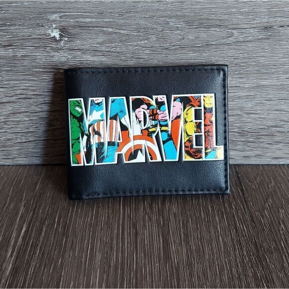 Marvel Bifold Wallet - Picture 1 of 6